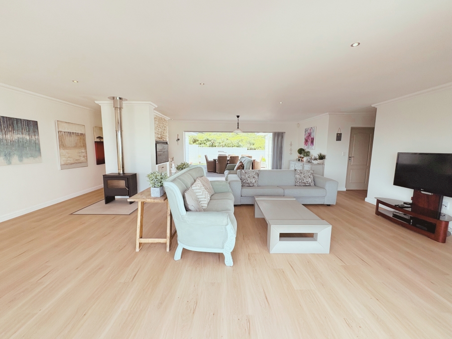 4 Bedroom Property for Sale in Yzerfontein Western Cape